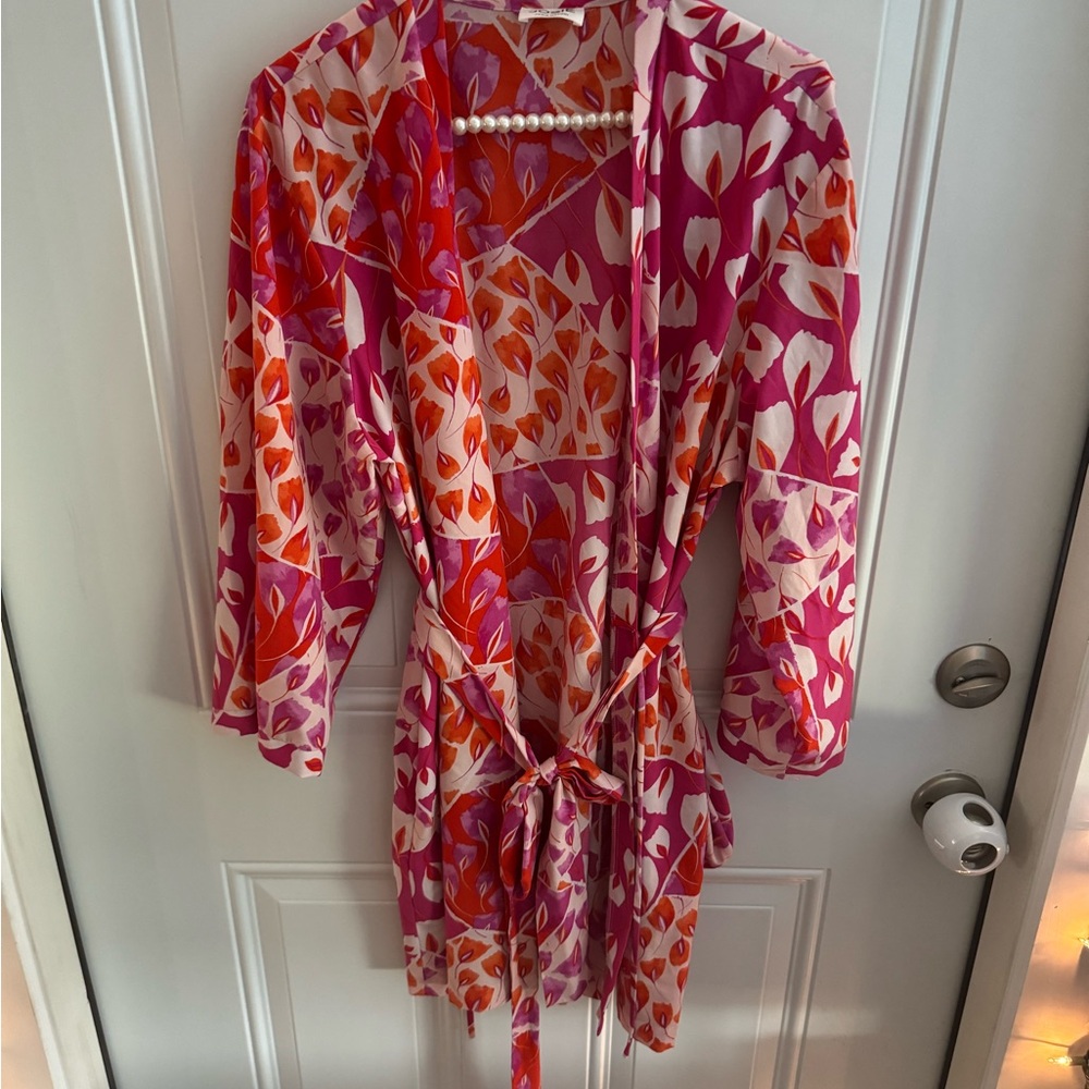 Natori Pink and Orange Floral Kimono